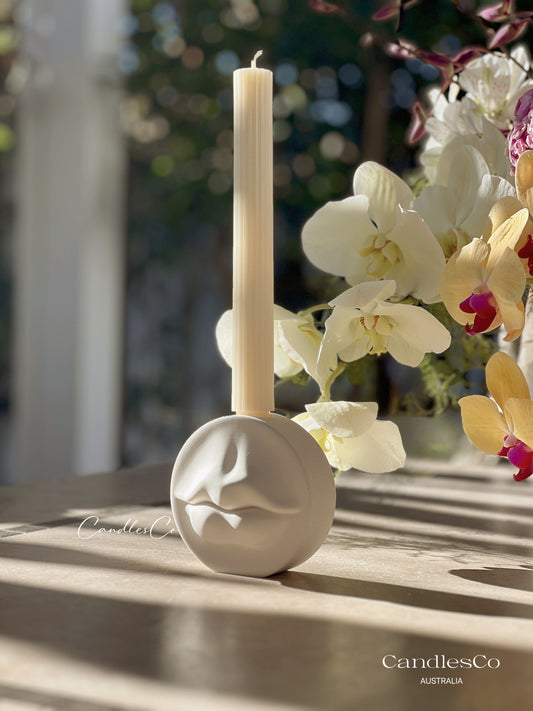 Lip Candle Holder