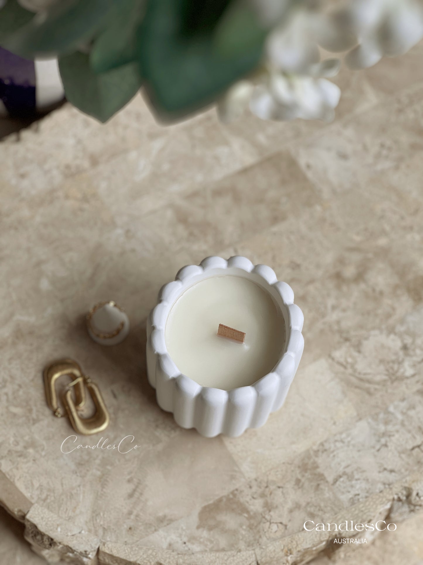 Ribbed Scented Vessel