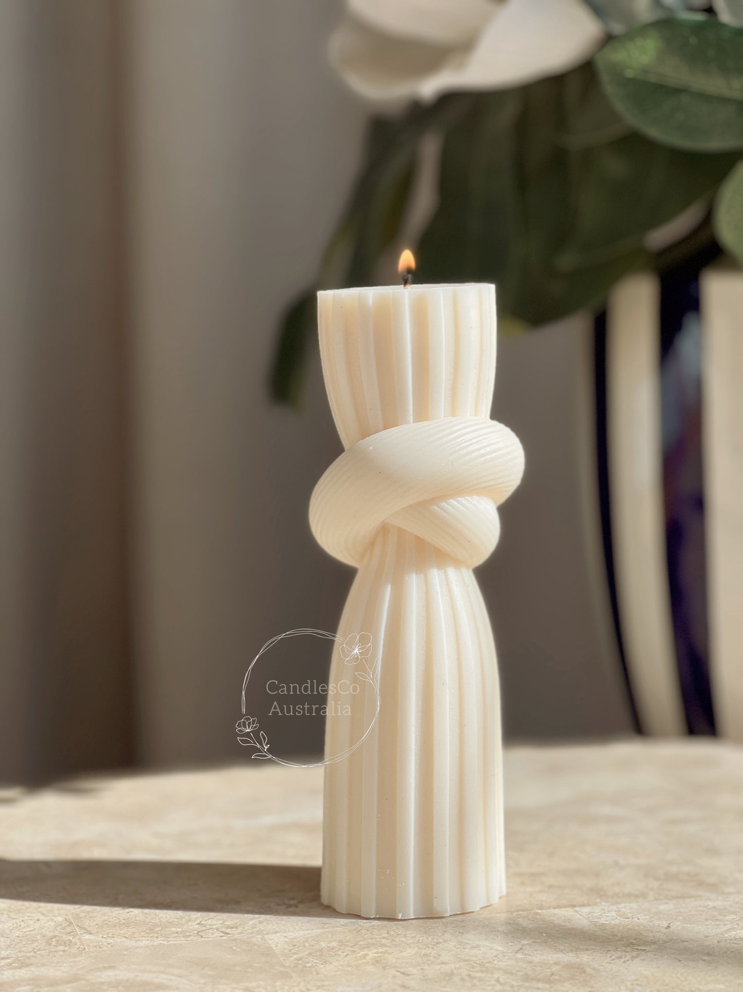 Knot Pillar