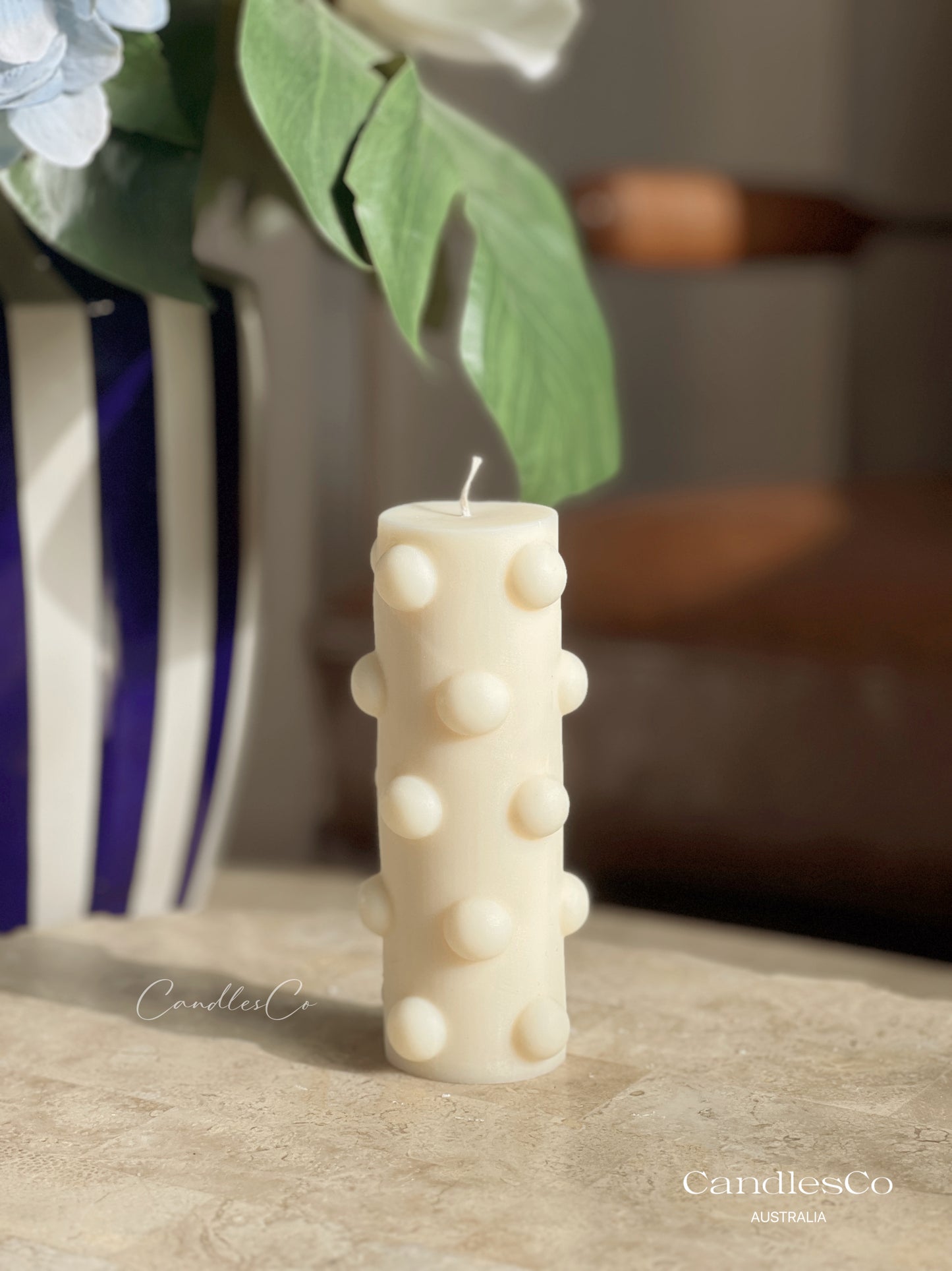 Dot Pillar