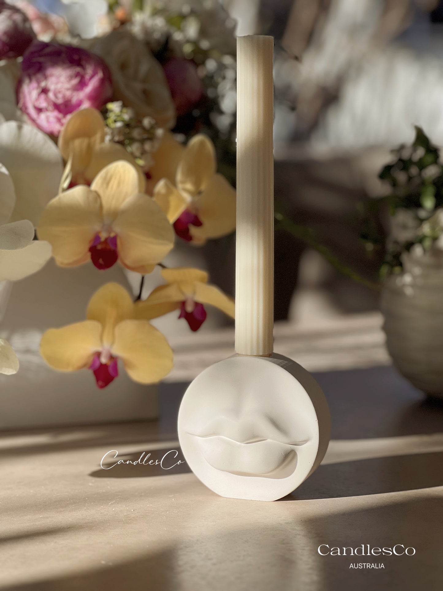 Lip Candle Holder