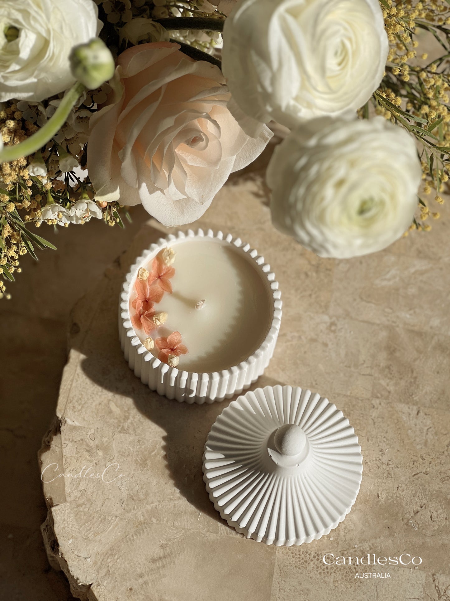 Scented Dried Flowers Ribbed Bowl