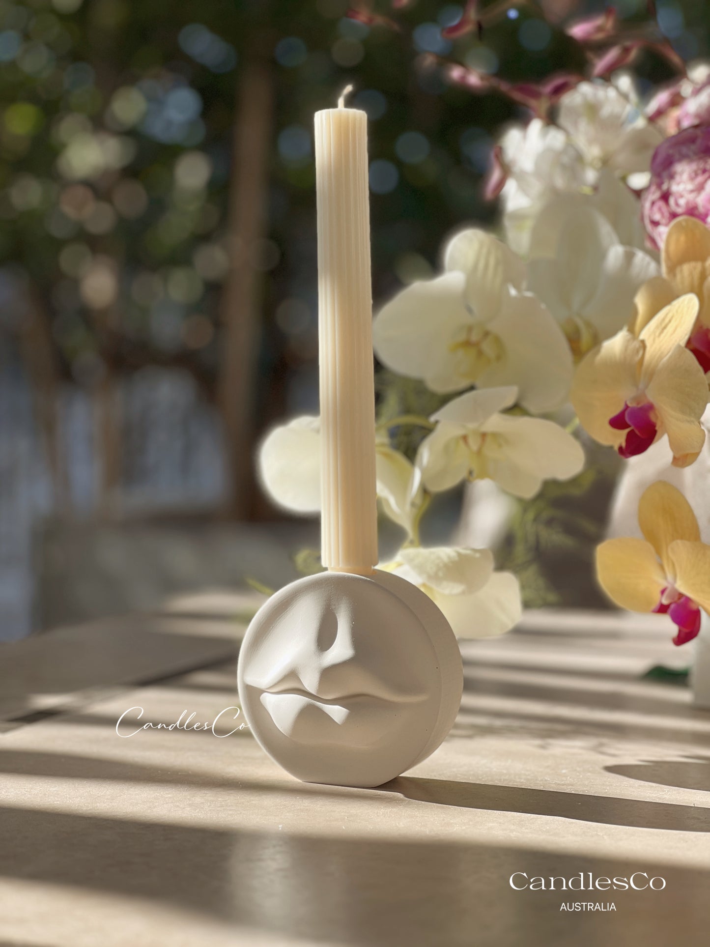 Lip Candle Holder