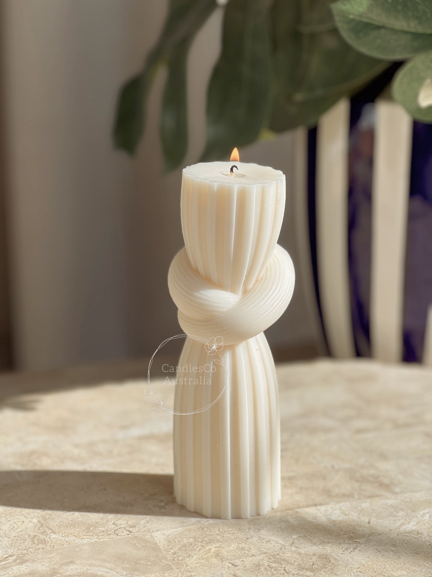 Knot Pillar