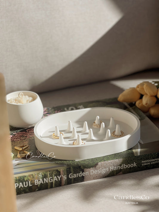 Oval Ring Holder