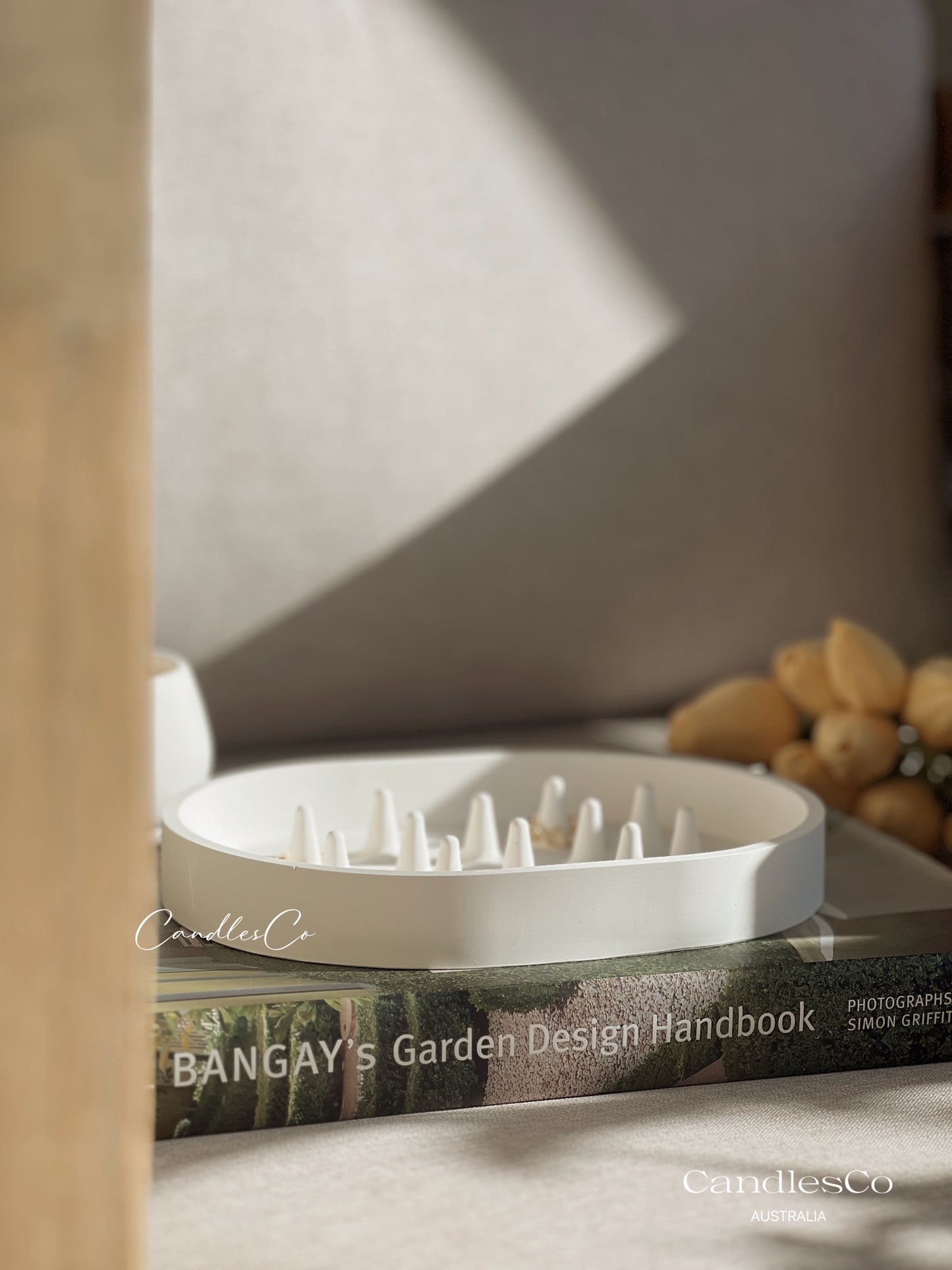 Oval Ring Holder