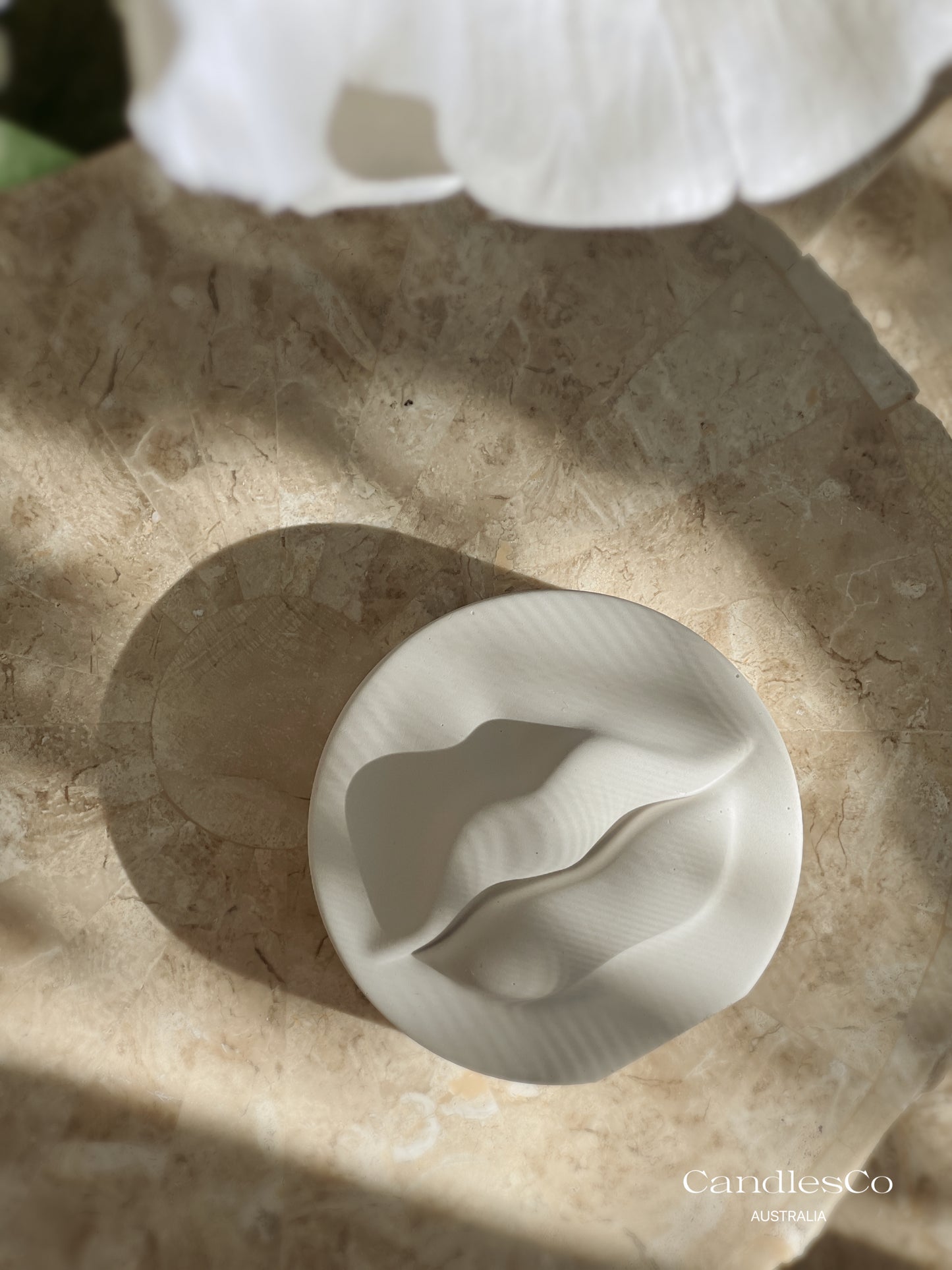 Lip Candle Holder