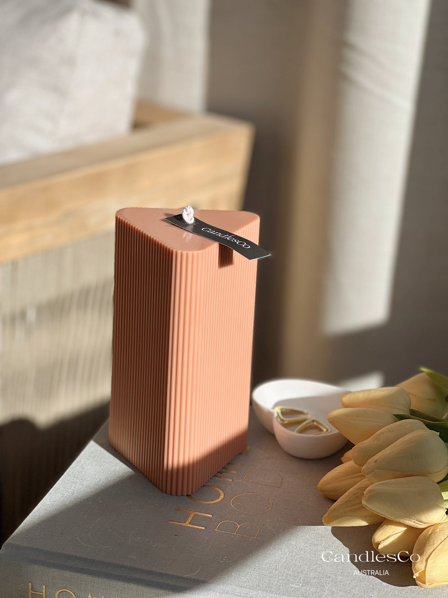 Ribbed Triangular Pillar