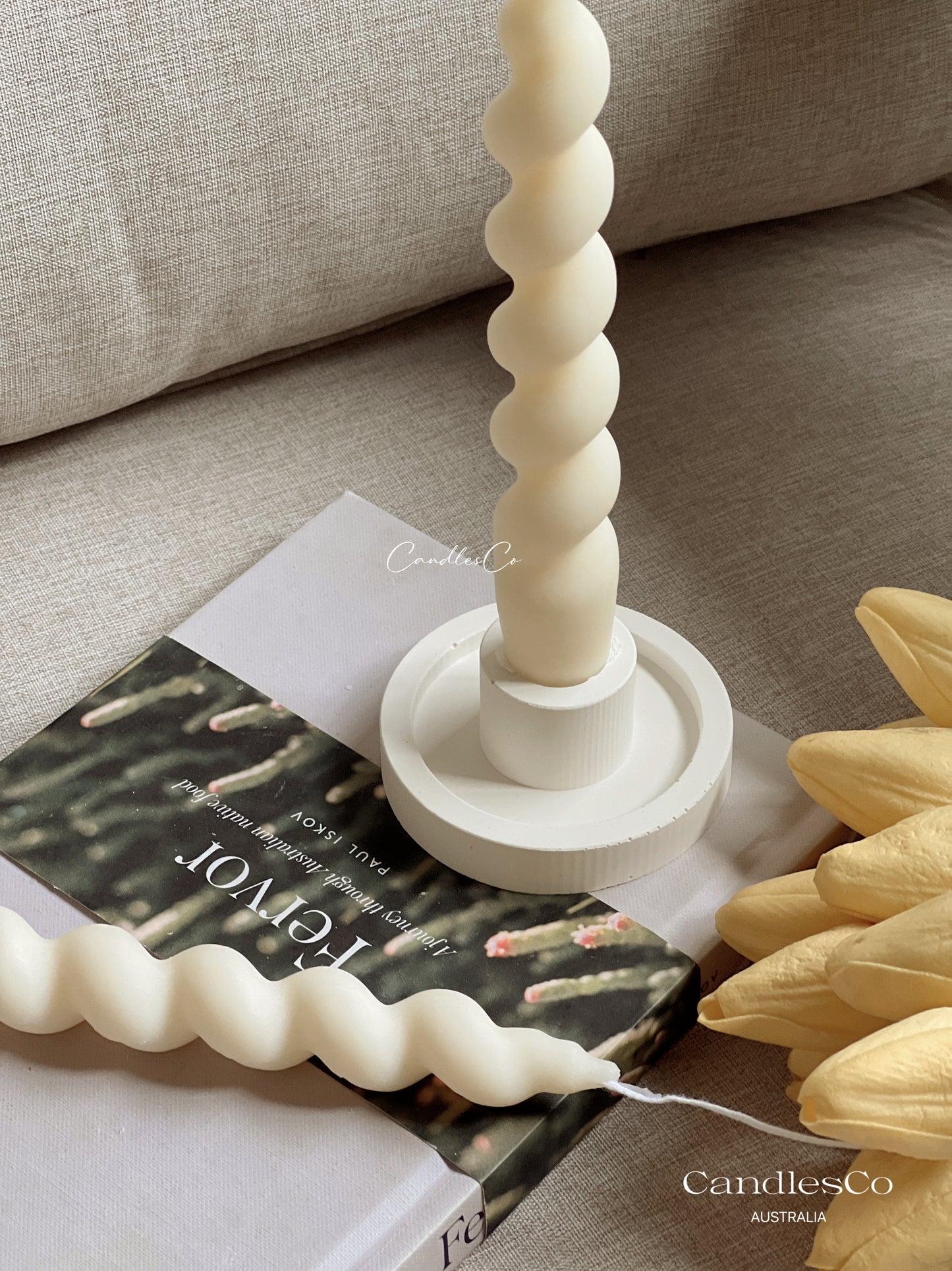 Round Candlestick Holder