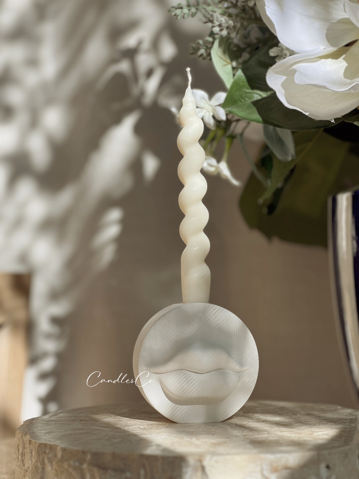 Lip Candle Holder