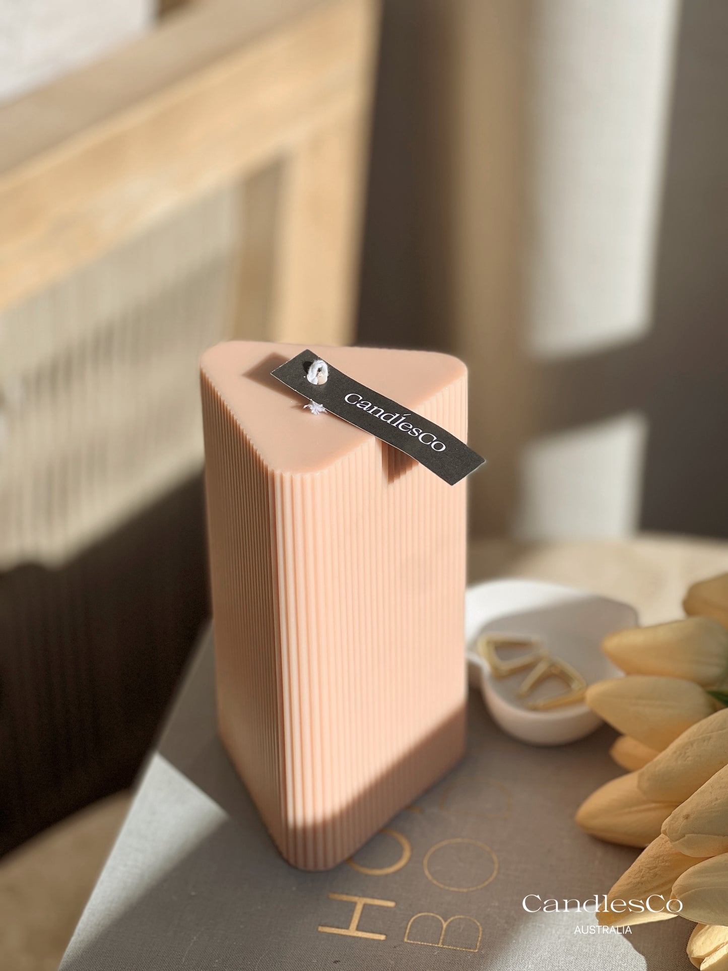 Ribbed Triangular Pillar