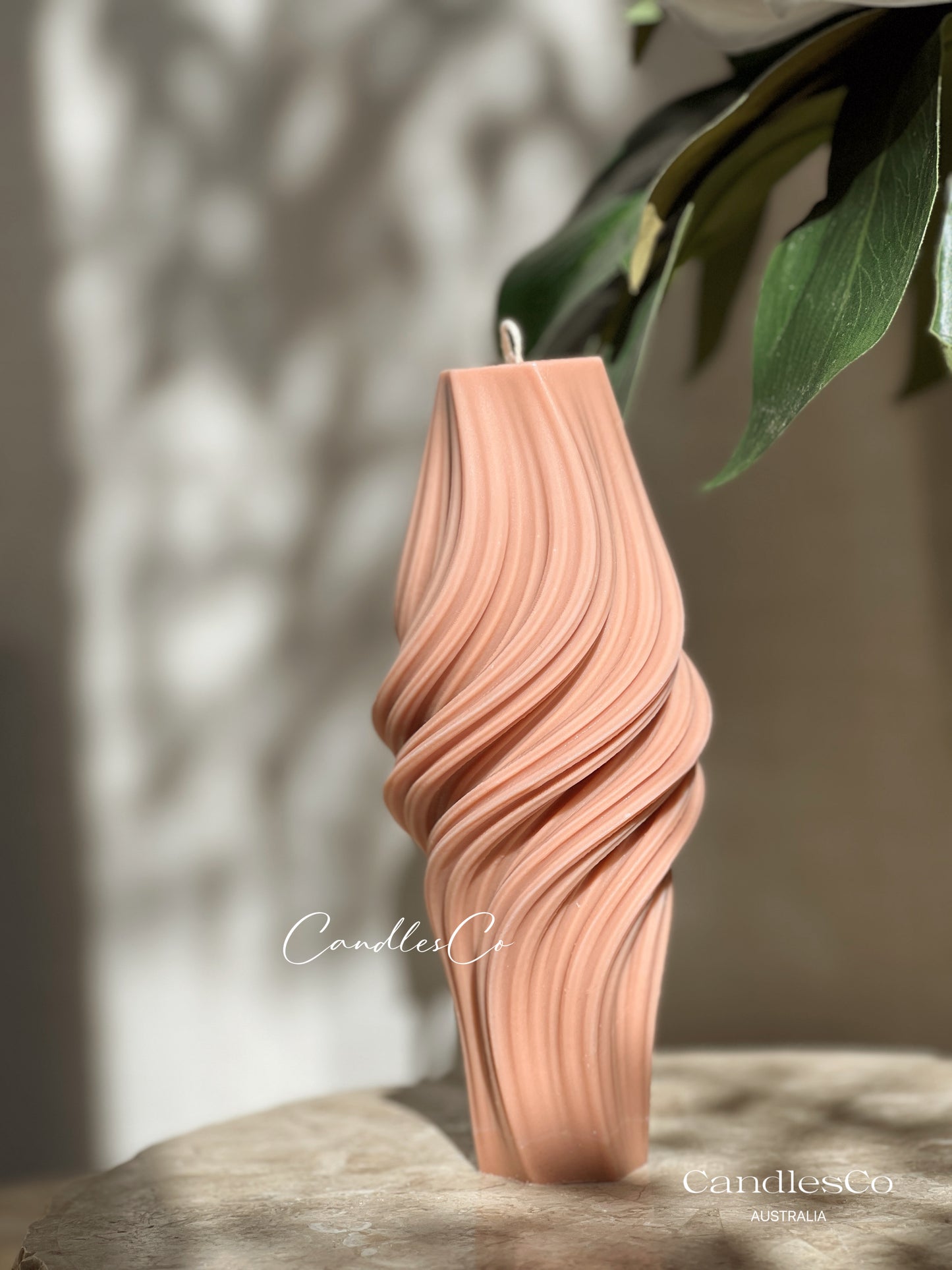 Wavy Twisted Pillars