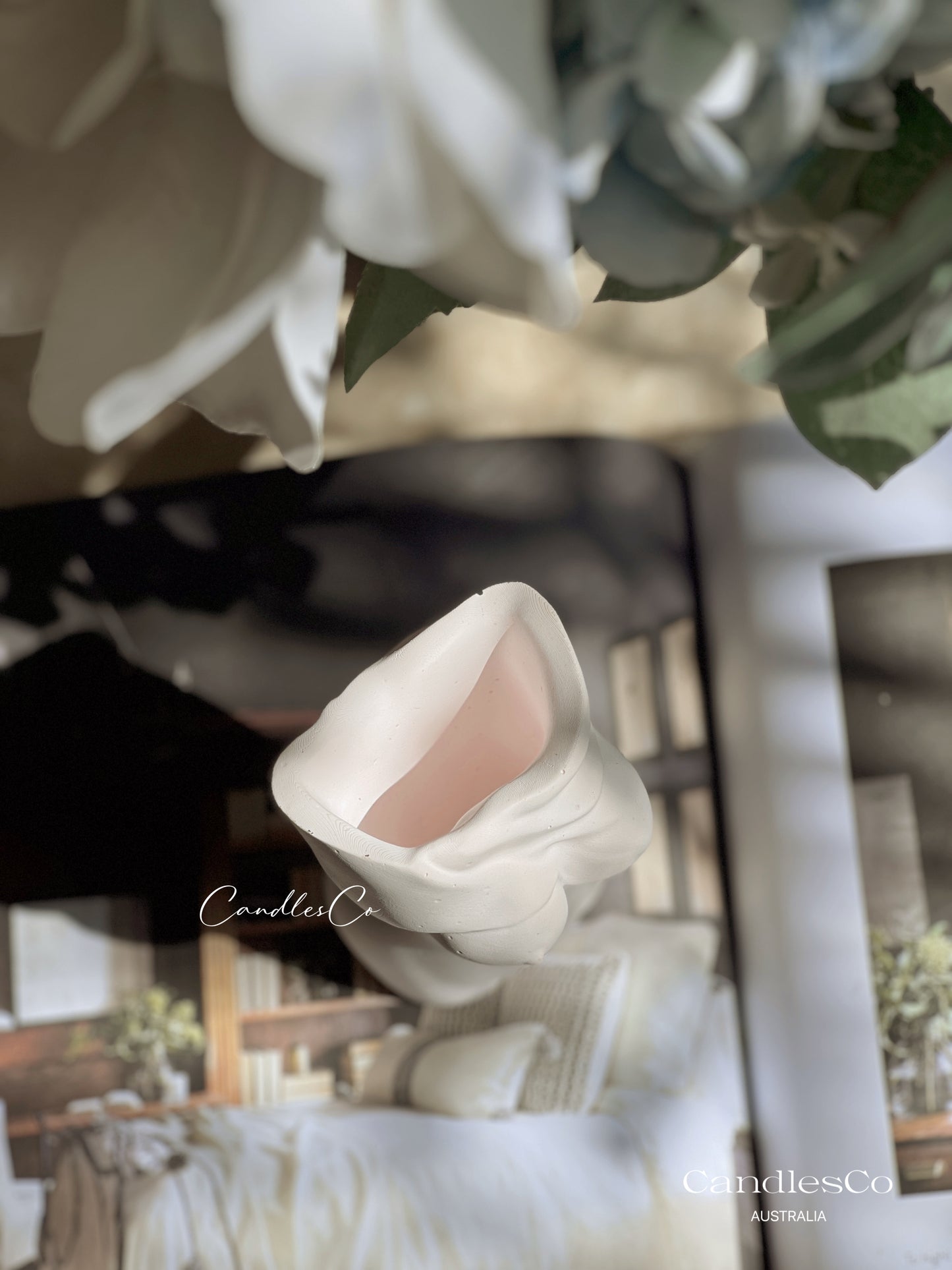 Undress Body Vase